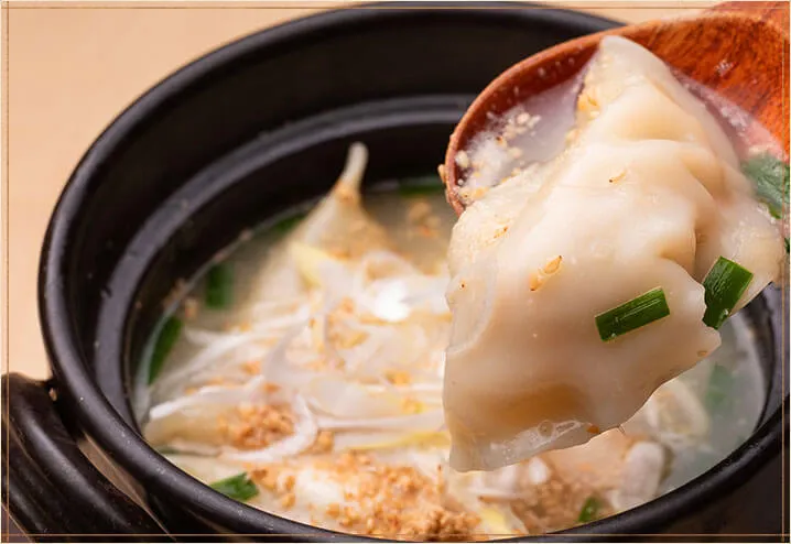 特性スープが味の決め手　特製もつ鍋